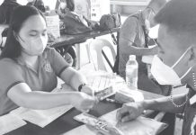 Over 27K students in WV receive educational aid The Department of Social Welfare and Development in Western Visayas has hit a record number of beneficiaries as it expands the educational assistance payout to far-flung areas. DSWD 6
