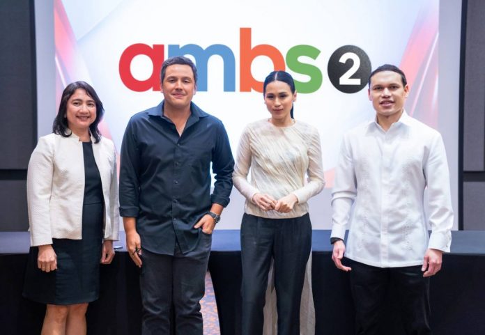 entertainment pic and caption NEW HOME. The ultimate multi-media star, singer, TV host and actress, Ms. Toni Gonzaga, and multi-awarded film director, scriptwriter and producer Paul Soriano, have signed a contract with the Villar Group’s Advanced Media Broadcasting System Channel 2 (AMBS) on Sept. 1, 2022 during a ceremony held at Mella Hotel in Las Piñas. Welcoming Gonzaga and Soriano in the Villar-owned network are Prime Asset Ventures’ Manuel Paolo Villar and AMBS President Maribeth Tolentino. Earlier, versatile Filipino TV host, comedian, singer, songwriter, actor, and businessman Willie Revillame also signed a contract with the new TV network and will return to national broadcast television with his popular variety game show, “Wowowin”.