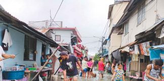 Iloilo Provincial Health Office chief Dr. Maria Socorro Colmenares-Quiñon warns the public to avoid getting into floodwaters, especially if they have open wounds. She said if one can’t avoid it, make sure to wash with soap and clean water afterwards. PN FILE PHOTO