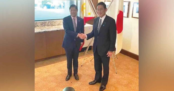 marcos-kishida President Ferdinand “Bongbong” Marcos Jr. meets with Japan Minister Fumio Kishida during his working visit in New York City. PH MEDIA DELEGATION POOL