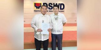 Former Iloilo Provincial Board member Atty. Carmelo Nochete (left) was formally sworn into office as the new regional director of the Department of Social Welfare and Development (DSWD) Region 6. With him in photo is DSWD Secretary Erwin Tulfo.