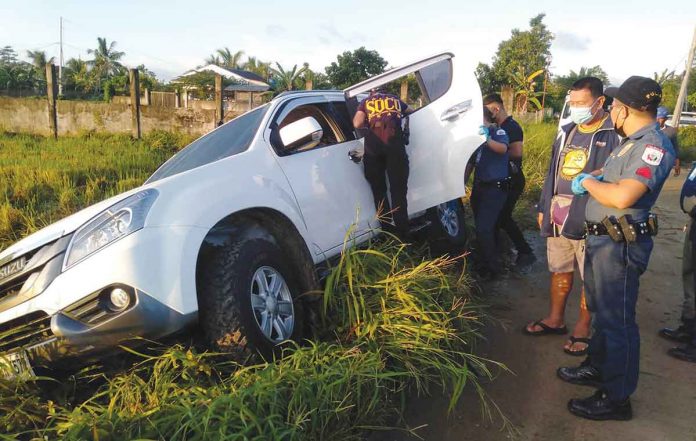 shooting Three fatalities namely, Chrysler Floyd Fernandes, Jan Paul Mark Bosque and Mark Clarenz Libao were onboard the Isuzu MUX owned by Bosque and driven by their other companion Jebron Parojenog when they were attacked by motorcycle-riding gunmen in Barangay Villa Panian, Estancia, Iloilo around 12:30 a.m. on Sept. 14. AKSYON RADYO ILOILO