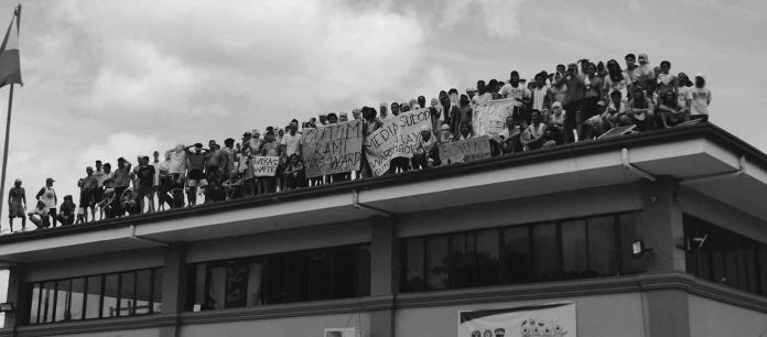IDJ Around 100 protesting persons deprived of liberty (PDLs) climbed to the roof of the administrative building of the Iloilo District Jail in Barangay Nanga, Pototan, Iloilo on August 24, 2022 and staged a noise barrage. On Friday, Oct. 7, one PDL was stabbed to death by another inmate inside the facility. PN FILE PHOTO