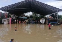 ‘Paeng’ death toll in WV climbs to 33, 9 more missing Residents of Barangay Cabugao O’este in Panay, Capiz still experienced the aftermath of the flooding brought by Tropical Storm “Paeng,” on Sunday morning, Oct. 30. DRRMO CAPIZ FB