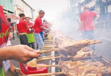 ‘Grilling with a heart’: What makes Bacolod chicken inasal taste better Savor even just by smelling. Not only the activities during Masskara Festival fill the streets of Bacolod City but also smoke coming from rows and rows of charcoal-grilled Bacolod chicken inasal. (PN File Photo)