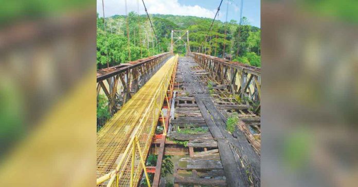 moroboro-hanging-bridge Gov. Arthur Defensor Jr. says he tried to find ways to include the hanging bridge in Barangay Moroboro, Dingle, Iloilo in this year’s fund because it has been a long-time concern of the residents in the area. BALITA HALIN SA KAPITOLYO/FB PHOTO