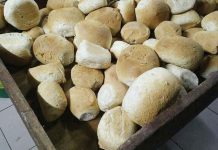 Bakers mull cutting sugar in pandesal Asosasyon ng Panaderong Pilipino president Chito Chavez says cutting sugar content and reverting to the original pandesal recipe could help bakers cope with the rising costs. ABS-CBN NEWS PHOTO