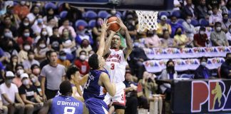 Barangay Ginebra San Miguel Kings’ Jamie Malonzo is forced to a fallaway basket by the defense of Meralco Bolts’ Aaron Black. PBA MEDIA BUREAU