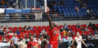 Rain or Shine Elasto Painters center Steve Taylor Jr. stretches for a layup. PBA MEDIA BUREAU