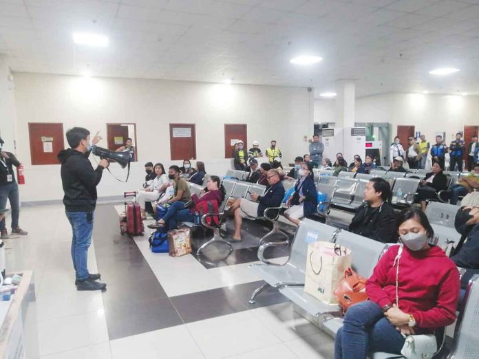 travelers The Bacolod City Disaster Risk Reduction and Management Office (DRRMO) records around 116 Iloilo-bound travelers stranded at the BREDCO port. DRRMO BACOLOD CITY FB PHOTO