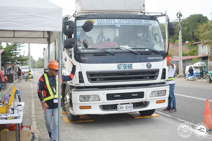 weighbridge A truck passes through a weighbridge installed by the Department of Public Works and Highways in Barangay Guinsang-an, Hamtic, Antique. PROVINCE OF ANTIQUE/FB PHOTO