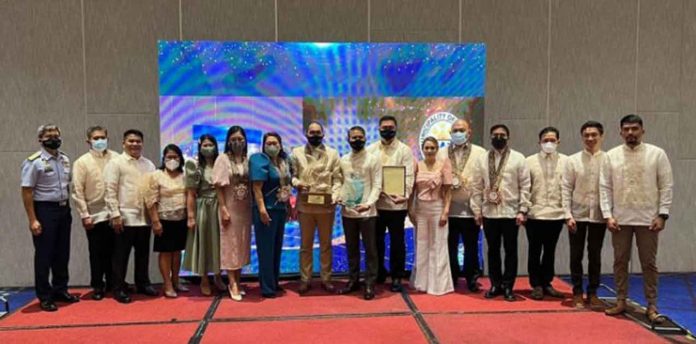 Caluya-LGU A contingent from the municipality of Caluya in Antique receives their prize as the grand winner in the "Malinis at Masaganang Karagatan" of the Bureau of Fisheries and Aquatic Resources (BFAR) during the awarding ceremony at the Luxent Hotel in Quezon City on Nov. 22, 2022. BFAR-Antique head Richard Cordero said on Friday, Nov. 25, that the municipality's strength in winning the award is its solid waste management program. BFAR-ANTIQUE PHOTO