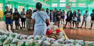 The Antique provincial government and the Provincial Social Welfare and Development Office distribute food packs to students stranded at the University of Antique-Hamtic Campus due to Tropical Storm “Paeng”. PROVINCE OF ANTIQUE FACEBOOK PAGE PHOTO