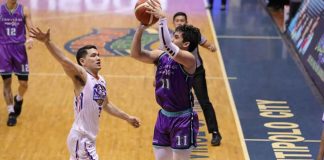 Converge FiberXers’ Aljun Melecio was met by the defense of NLEX Road Warriors’ Matt Nieto as he goes for a layup. PBA MEDIA BUREAU