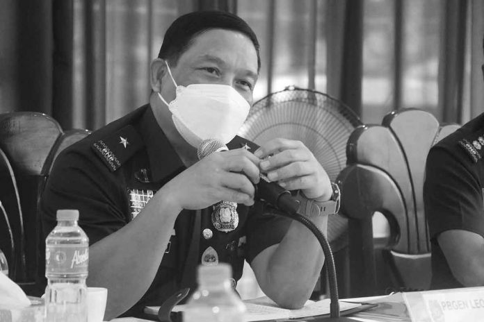 francisco Police Regional Office 6 director, Police Brigadier General Leo Francisco, directed all police directors and chiefs in Western Visayas to intensify the crackdown on loose firearms especially during the holiday season.