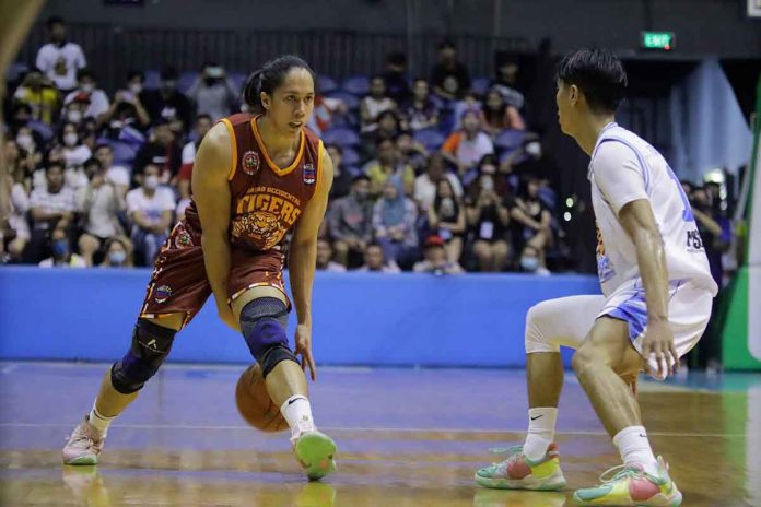 sports-Boracay-pic-and-caption Davao Occidental Tigers’ Kyt Jimenez dribbles the ball as he tries to attack a Boracay Islanders defender. PSL PHOTO