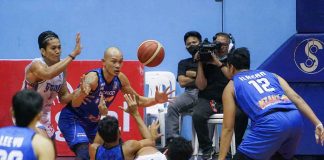 Bacolod BingoPlus’ Jhan McHale Nermal and GenSan Warriors’ Christian Fajarito are both down on the floor as they battle for a loose ball. MPBL PHOTO