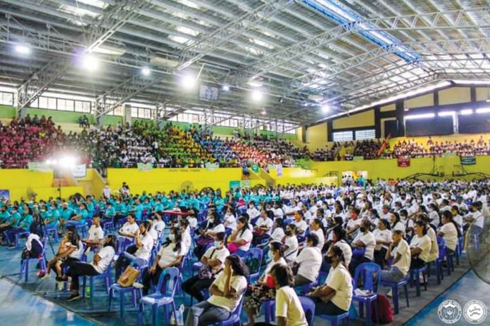 Antique-BHW Over 1,800 barangay health workers and barangay nutrition scholars each received P12,000 as annual incentive from the Antique provincial government during the 2022 Community Volunteer Health Workers' Summit at the Binirayan Gymnasium on Monday, Dec. 12. PROVINCE OF ANTIQUE FACEBOOK PHOTO