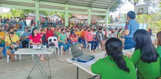 Police Chief Master Sergeant Jeannith Garcesa of the Patnongon Municipal Police Station took the opportunity before the orientation to discuss their campaign on violence against women and children (VAWC). She empowered the attendees of the Tulong Panghanapbuhay sa Ating Disadvantaged/Displaced Workers orientation to report to them if they knew of or experienced any incidences of VAWC. MUNICIPALITY OF PATNONGON FACEBOOK PAGE PHOTO