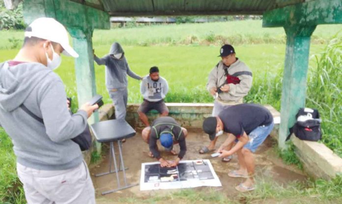 Capiz-drugs On Wednesday evening, Dec. 28, 2022, suspected shabu worth P81,600 was seized in a buy-bust operation in Barangay Linampungan, Pontevedra, Capiz. RICO CASTILLON INFANTE FACEBOOK PHOTO