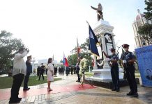 Iloilo City’s Mayor Jerry Treñas and National Historical Commission of the Philippines director Carminda R. Arevalo lead the commemoration of the 166th birth anniversary of Graciano Lopez Jaena in Jaro plaza on Sunday, Dec. 18. ILOILO CITY MAYOR’S OFFICE PHOTO