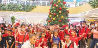 Indigenous People kids from Pan-ayanon Bukidnon in Capiz enjoy their field trip at the SM City-Roxas. CAPIZ PROV’L GOV’T COMMUNICATION GROUPS PHOTO