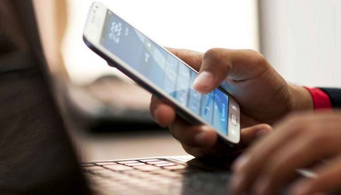 e-aguinaldo Bangko Sentral ng Pilipinas says financial gifts can be sent through interbank fund transfers using InstaPay and PESONet, through electronic money issuers or e-wallets, or the QR PH. GMA NETWORK PHOTO