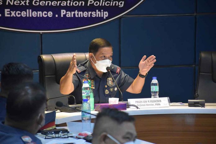 francisco Police Regional Office 6 director, Police Brigadier General Leo Francisco, orders provincial and city police directors to intensify the campaign against e-sabong and conduct spot inspections of policemen’s mobile phones. PRO-6 PHOTO