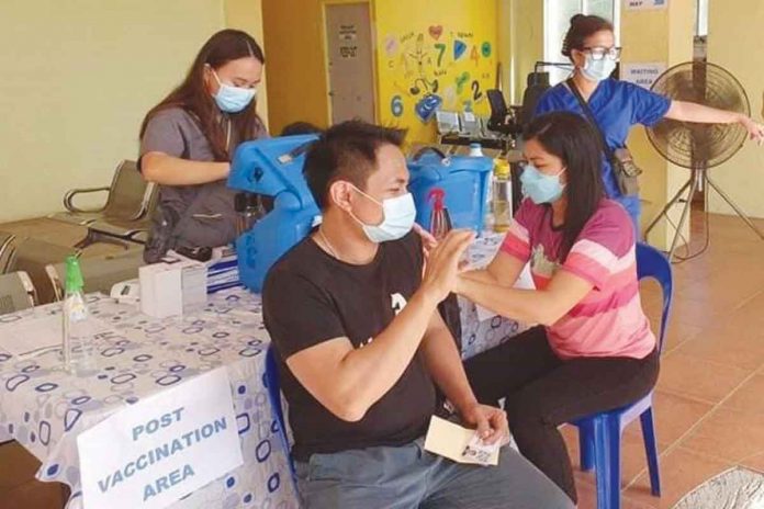 health-workers More than 1,000 municipal vaccinators in Iloilo province have yet to receive their P9,000 monthly One COVID-19 Allowance (OCA) for January to April 2022. BALITA HALIN SA KAPITOLYO FACEBOOK PAGE PHOTO