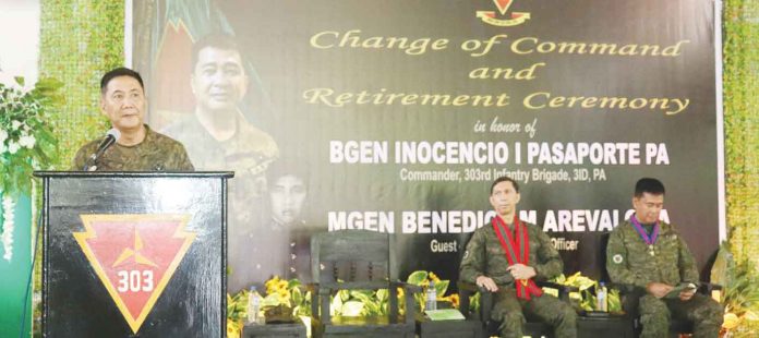 peace-talks---samson Colonel Michael Samson, commander of the Philippine Army’s 303rd Infantry Brigade, says he is open to resolving the insurgency in Negros through peaceful means. 303RD INFANTRY BRIGADE PHOTO