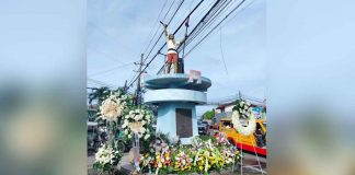 The barangay council of Tanza Bonifacio, Iloilo City offers flowers at the monument of hero Andres Bonifacio in commemoration of his 159th birth anniversary on Wednesday, Nov. 30, 2022. DYRI RMN ILOILO PHOTO