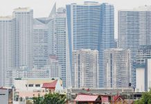 BIR, BOC revenue collections hit P3.2 trillion in 2022 Total collections from the Bureau of Internal Revenue, Bureau of Customs and other agencies had reached P2.946 trillion as of end-October, according to the Bureau of Treasury. Photo shows a view of the Makati skyline on August 24, 2022. GEORGE CALVELO, ABS-CBN NEWS PHOTO