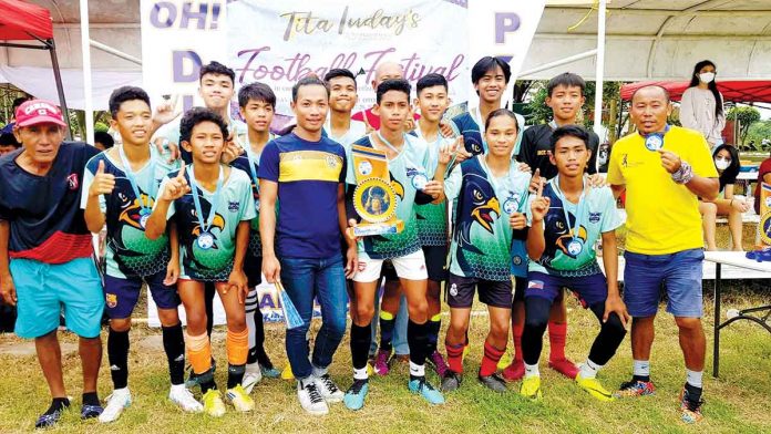 sports-agtuso Members of Agtuso Football Club-A. CONTRIBUTED PHOTO