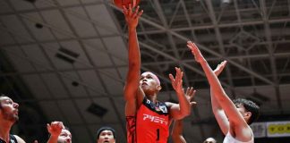 Ilonggo Ferdinand “Thirdy” Ravena stars for San-En NeoPhoenix against Nagoya Diamond Dolphins. B. LEAGUE PHOTO