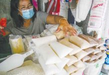 Present sugar prices augur well for planters Negros Occidental’s Cong. Emilio "Dino" Yulo says producers are now happy to see sugar prices bounce back after almost a month of downward slump. ABS-CBN NEWS PHOTO
