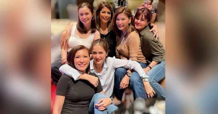 sunshine Sunshine, Geneva and Donna Cruz were reunited anew at their intimate family get-together.
