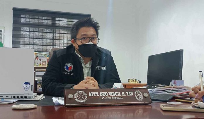 tan Atty. Deo Virgil Tan, National Telecommunications Commission (NTC) Region 6 legal officer, says NTC is closely coordinating with public telecommunications entities to ensure a smooth registration of subscriber identity modules. AJ PALCULLO/PN