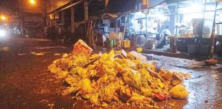 Loads of trash pile up all in Bacolod City’s downtown area after the New Year celebration. The city government’s Department of Public Services collected over 53,000 cubic meters of garbage in December 2022. AKSYON RADYO BACOLOD PHOTO