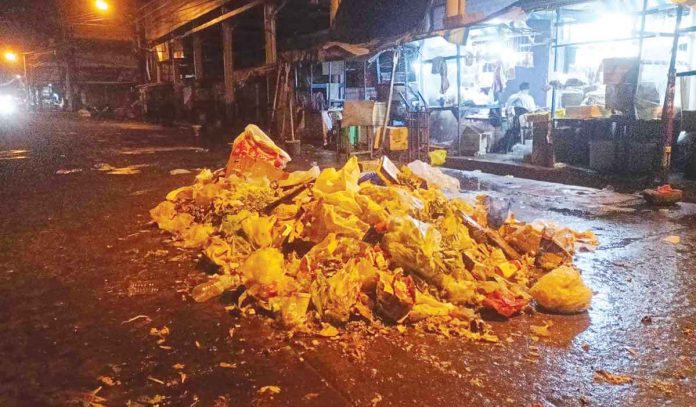 Bacolod-trash Loads of trash pile up all in Bacolod City’s downtown area after the New Year celebration. The city government’s Department of Public Services collected over 53,000 cubic meters of garbage in December 2022. AKSYON RADYO BACOLOD PHOTO