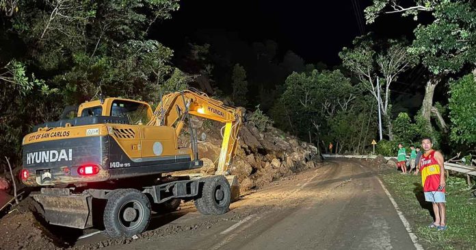 Motorists-cautioned-2 The San Carlos City Disaster Risk Reduction Management Office cautioned motorists to stay alert and, if possible, avoid using the eco-translink highway at night due to the landslide threat. SANCARLOSCITY DRRMO
