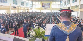 Three thousand three hundred thirty-three newly promoted police personnel in Region 6 took their oath at Camp Martin Delgado, Iloilo City, on Tuesday. PROSIX RPIO PHOTO