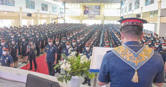 WV-cops-promotion Three thousand three hundred thirty-three newly promoted police personnel in Region 6 took their oath at Camp Martin Delgado, Iloilo City, on Tuesday. PROSIX RPIO PHOTO