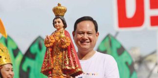 Gov. Arthur Defensor Jr. leads Tribu Kapitolyo as a non-competing tribe during the Kasadyahan sa Kabanwahanan on Saturday, Jan. 21. ILOILO CITY MAYOR’S OFFICE PHOTO