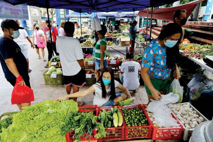 economic-growth Fresh vegetables are sold at the Kadiwa stall in the Liwasang Bayan in Cainta, Rizal. President Ferdinand R. Marcos Jr. earlier said Kadiwa stores will remain operating across the country even after the Christmas season, to enable consumers to buy affordable goods. PNA PHOTO BY JOEY O. RAZON