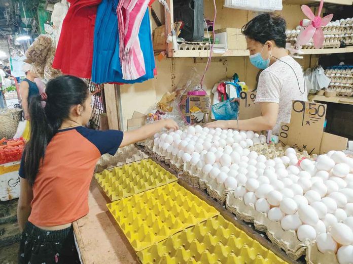 eggs Egg now costs P8 to P9.50 at the Iloilo Terminal Market in Iloilo City. AJ PALCULLO/PN