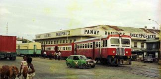 This photo taken in the 1980s shows the Panay Railways, Inc.’s train at the passenger terminal on Muelle Loney Street next to the Customs House and near where the current Iloilo City Hall stands. PHOTO BY LINDSAY BRIDGE / FLICKR