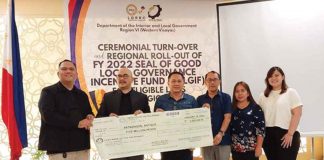 The local government of Patnongon, Antique through Vice Mayor Thomas V. Bacaoco received P5-million worth of incentive fund from Department of Interior and Local Government regional director Juan Jovian Ingeniero. MUNICIPALITY OF PATNONGON FACEBOOK PHOTO
