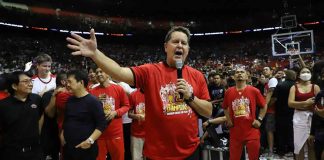Barangay Ginebra San Miguel Kings head coach Tim Cone speaks to fans after ruling the 2022-2023 PBA Commissioner’s Cup. PBA PHOTO