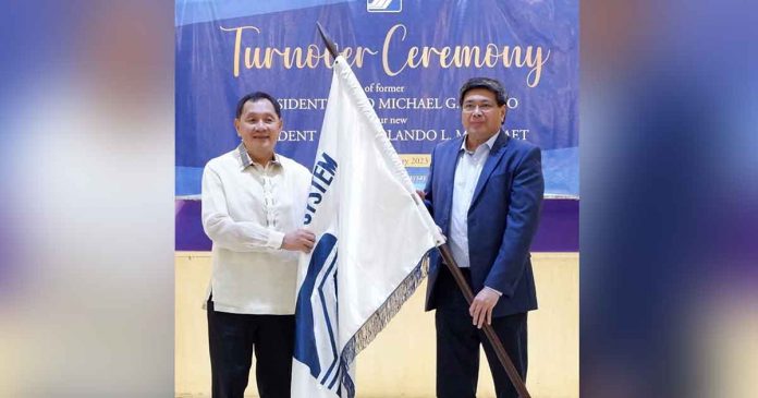 sss-president-2023 Former Social Security System president and chief executive officer Michael G. Regino (right) turned over the leadership of the SSS to newly appointed acting president and CEO Macasaet (left) in a ceremony held yesterday at the SSS Main Office in Quezon City.