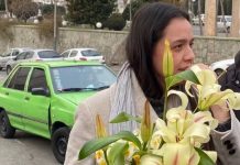 Taraneh Alidoosti was greeted with flowers following her release from Tehran's Evin prison.